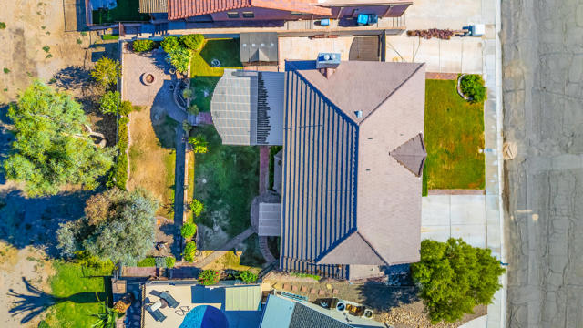 204 Fairway Drive, Needles CA: https://media.crmls.org/mediaz/33299bbf-0de7-49b3-bcdd-328c77aee5fe.jpg