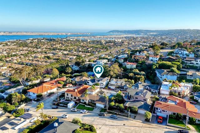 3115 Edith Ln, San Diego CA: https://media.crmls.org/mediaz/3329b6a7-afc6-4f6a-bfdb-c48366095152.jpg