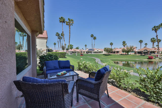 76948 Scimitar Way, Palm Desert CA: https://media.crmls.org/mediaz/3329e540-1ba3-46ff-aa95-2127e05a5c7d.jpg