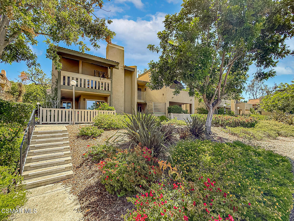 224 Oak Leaf Drive #105
