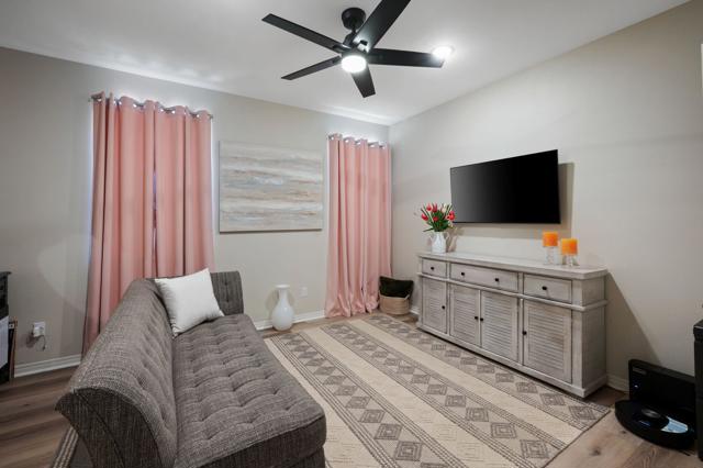 42811 Torno Place, Indio CA: https://media.crmls.org/mediaz/332cbc15-1103-4afb-a772-551e4cbeda39.jpg