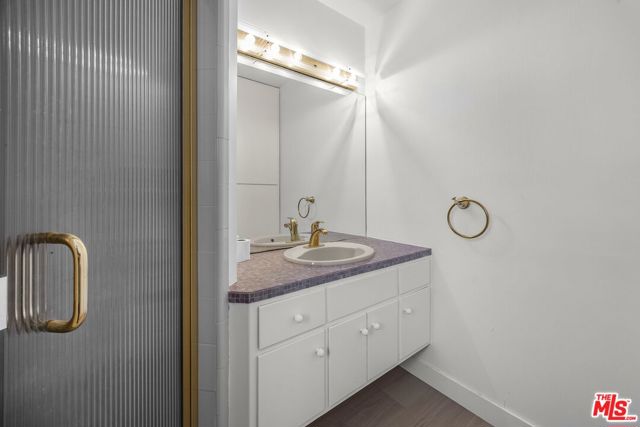 3133 Barbydell Drive, Los Angeles CA: https://media.crmls.org/mediaz/332cd964-b88d-4726-bbe5-ddd7c466af9a.jpg