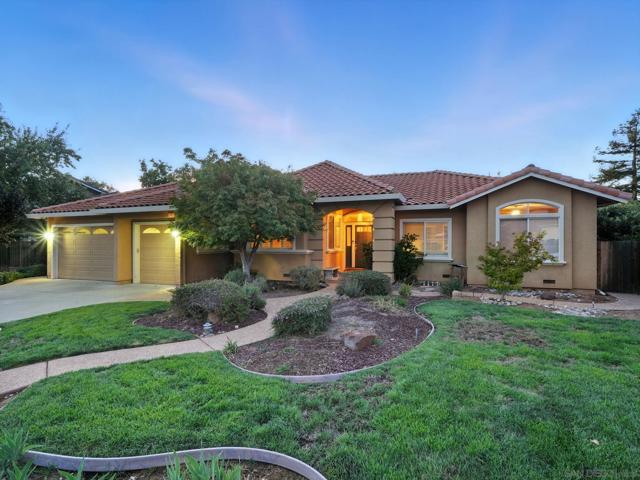 3097 High Meadow Ln, San Jose CA: https://media.crmls.org/mediaz/332cec2d-3bde-4608-b2c1-853e9da165f1.jpg