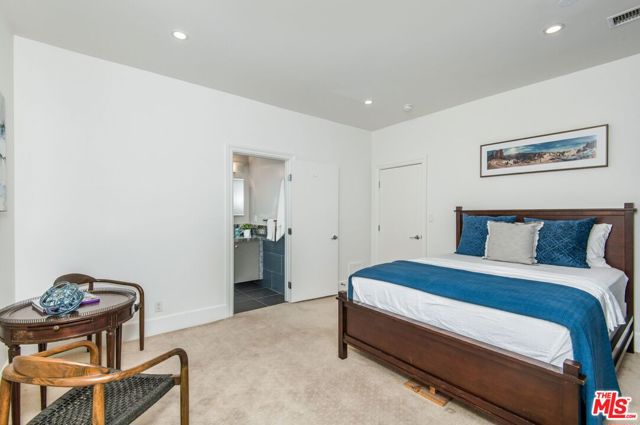 739 20th Street, Santa Monica, California 90402, 6 Bedrooms Bedrooms, ,6 BathroomsBathrooms,Single Family Residence,For Sale,20th,24397435