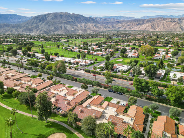 130 Don Miguel Circle, Palm Desert CA: https://media.crmls.org/mediaz/332d792d-f8d9-4ba9-9425-1df71239beac.jpg