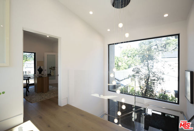 Image 20 of 44 For 3848 Vantage Avenue