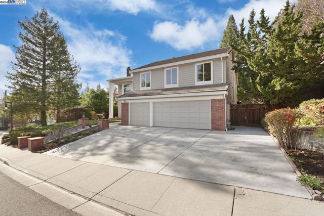 25 Mackenzie Pl, Danville CA: https://media.crmls.org/mediaz/332dc6aa-bc22-4281-8dc1-34ff768a7a7a.jpg