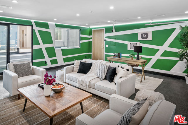 17624 Martha Street, Encino CA: https://media.crmls.org/mediaz/332e3b71-9ed3-420d-b8b5-fb6778826e4b.jpg