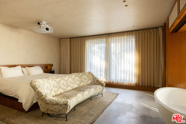 3307 Bonnie Hill Drive, Los Angeles CA: https://media.crmls.org/mediaz/332e8461-3ed1-4e7d-9194-85d385e76d52.jpg