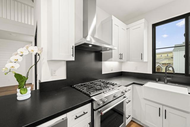 Detail Gallery Image 7 of 42 For 1303 Bergamo #201,  Encinitas,  CA 92024 - 2 Beds | 1/1 Baths