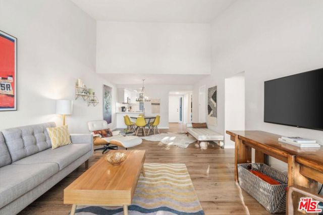 1931 Paseo Raqueta, Palm Springs CA: https://media.crmls.org/mediaz/332f1edb-2e3b-4f0a-98a8-3dee8fcff5b0.jpg