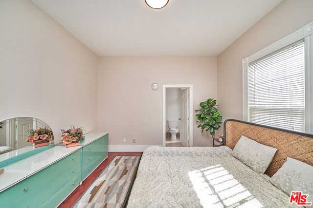 1224 Dewey Avenue, Los Angeles CA: https://media.crmls.org/mediaz/332f7ba3-2c82-42ef-96d9-f8595df25b85.jpg