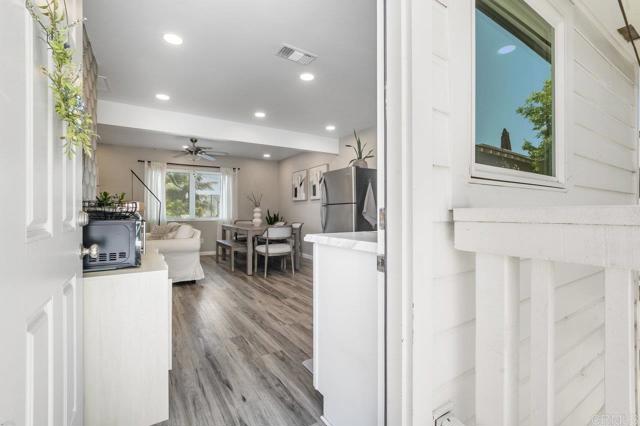 131 H Avenue, Coronado CA: https://media.crmls.org/mediaz/33305512-793e-4074-86e9-f2fe6286e631.jpg