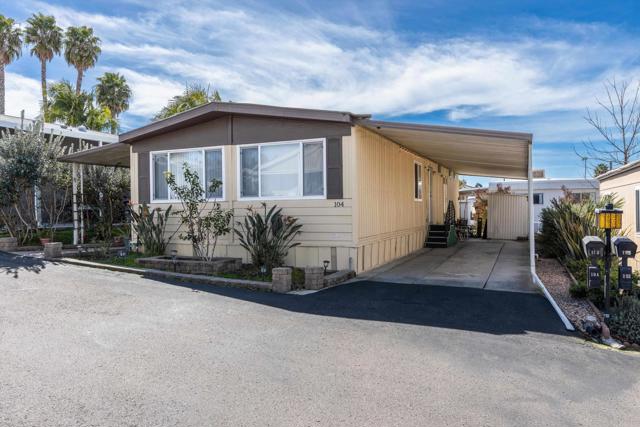 Detail Gallery Image 2 of 12 For 718 Sycamore #104,  Vista,  CA 92083 - 2 Beds | 2 Baths