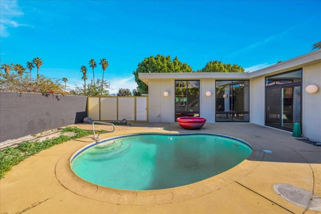 130 W Racquet Club Road #511, Palm Springs, CA 92262