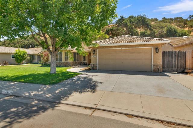 46435 Pine Meadow Place, King City CA: https://media.crmls.org/mediaz/33323204-d4be-4884-9a23-b39b787e30fd.jpg