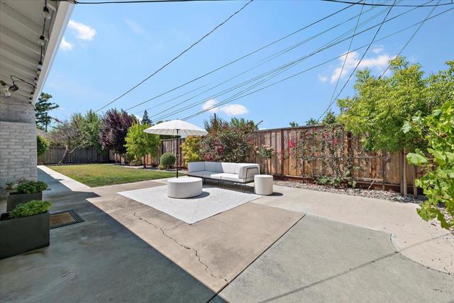 907 Bainbridge ct, Sunnyvale CA: https://media.crmls.org/mediaz/3332c168-66e2-49ff-9ec7-eb4fe9f124aa.jpg