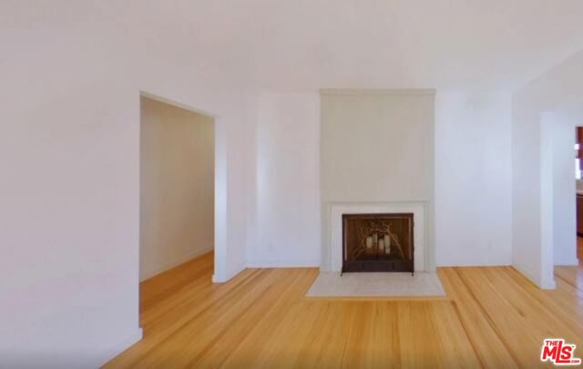 7800 Dunbarton Avenue, Los Angeles CA: https://media.crmls.org/mediaz/3332d708-b16e-436f-9c27-9ed0dd637d9f.jpg
