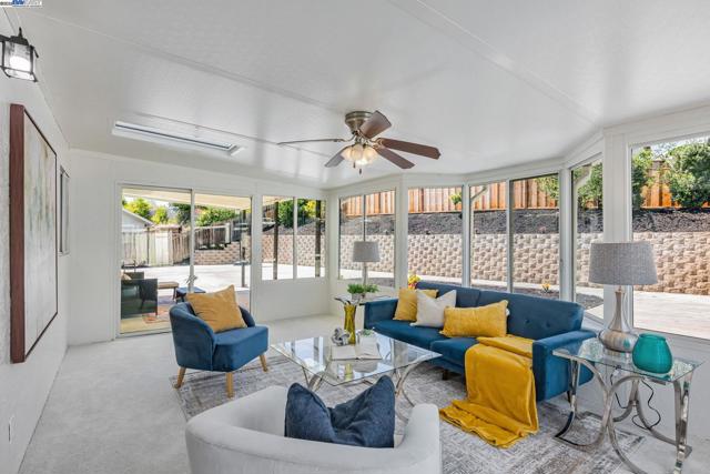 216 Appian Way, Union City CA: https://media.crmls.org/mediaz/3333047a-6329-4d44-95ad-d0fc3d7d8dd4.jpg