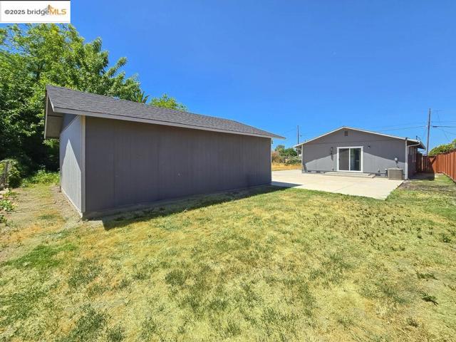 4585 Summer St, Olivehurst CA: https://media.crmls.org/mediaz/333402a6-d67e-44e4-a9f7-28ece3fcf3e9.jpg