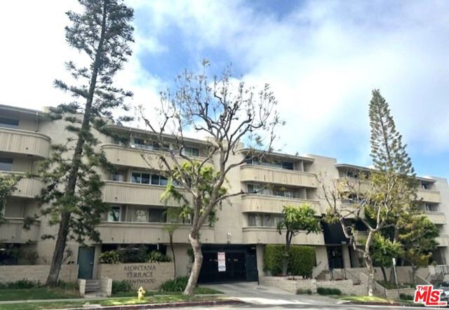 Drew Fenton | 11645 Montana Avenue Los Angeles CA | MLS: 7167122