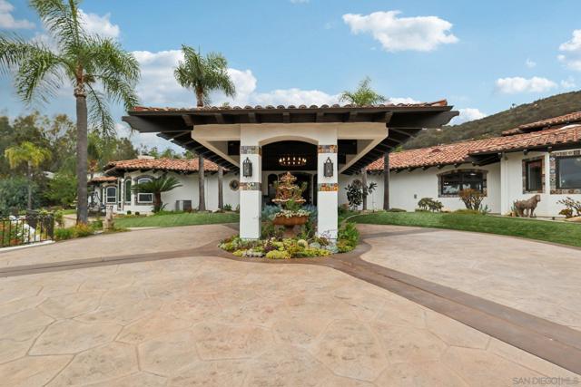 13371 Summit Cir, Poway CA: https://media.crmls.org/mediaz/3334f4a8-5283-4918-8f02-dccfa4370cfa.jpg