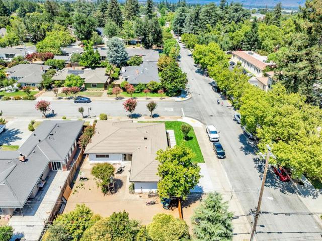 700 Eschenburg Drive, Gilroy CA: https://media.crmls.org/mediaz/3334f4f2-5759-4657-be04-7190a80daf9c.jpg