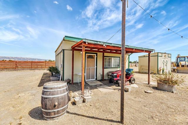 9650 Santa Teresa Boulevard, Gilroy CA: https://media.crmls.org/mediaz/3334f5e7-f89b-4c9d-99ab-ff5c15123226.jpg