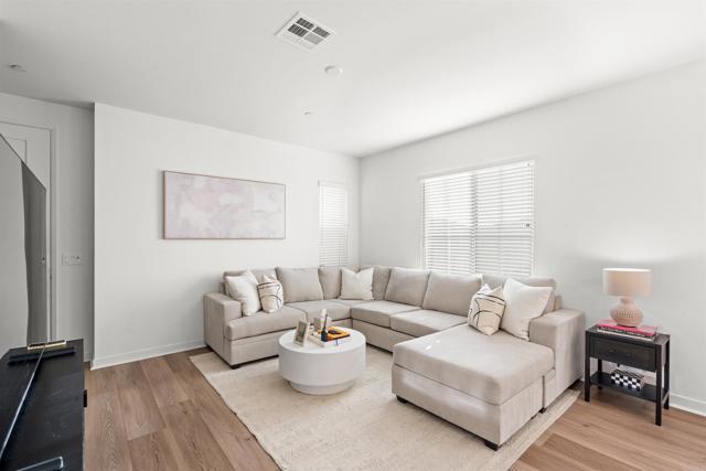 Detail Gallery Image 8 of 60 For 35190 Blossom Pl, Fallbrook,  CA 92028 - 3 Beds | 2/1 Baths