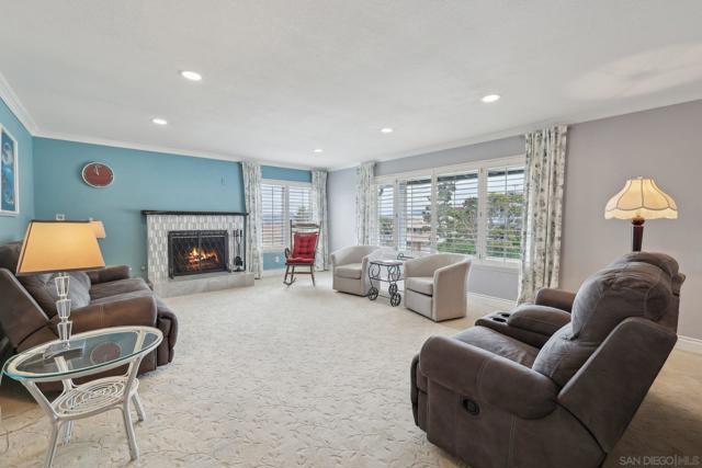8007 Wetherly St, La Mesa CA: https://media.crmls.org/mediaz/333527dc-a3a4-49e4-8c82-a43a3468c9bd.jpg
