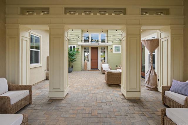 956 Urania Avenue, Encinitas CA: https://media.crmls.org/mediaz/33364086-8a8c-4f46-b791-3e10ed6bb33f.jpg