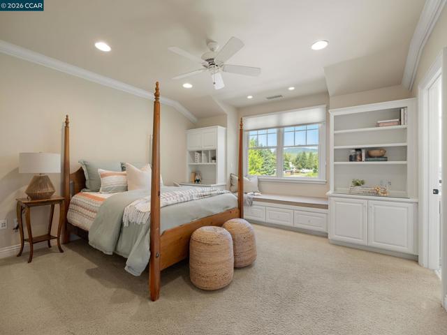 Image 38 of 60 For 5401 Penny Ln