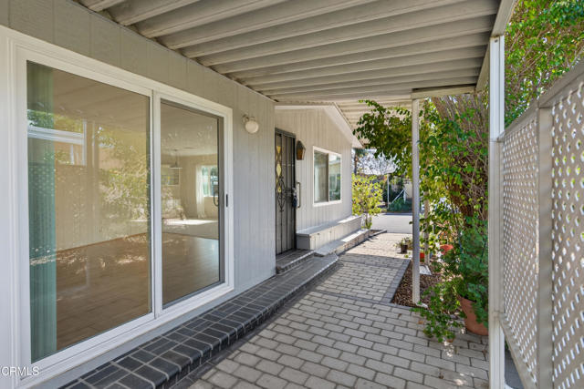 Detail Gallery Image 4 of 37 For 222 Calle Fronte #29,  Camarillo,  CA 93012 - 2 Beds | 2 Baths