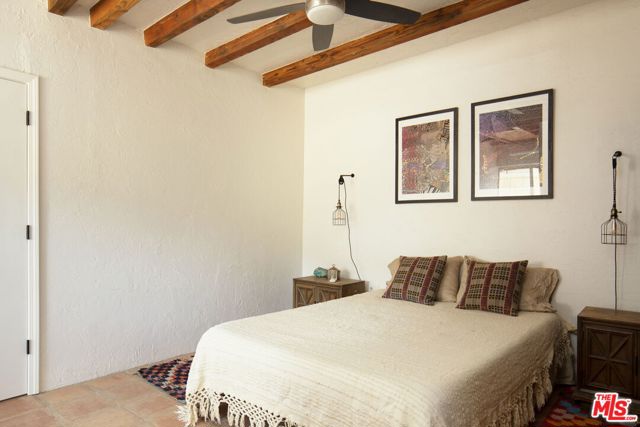 2339 Inca Trail, Yucca Valley CA: https://media.crmls.org/mediaz/33369b3a-b252-4a6b-b596-ddb84b41f300.jpg
