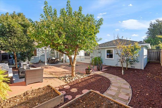 785 Sherman Oaks Drive, San Jose CA: https://media.crmls.org/mediaz/33372f11-631f-4fe1-984f-d563e99e5036.jpg