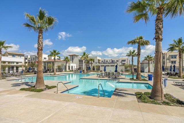 5140 Calle Sand Arch, San Diego CA: https://media.crmls.org/mediaz/3337f1ba-4dab-493a-9f27-4f9d27685605.jpg