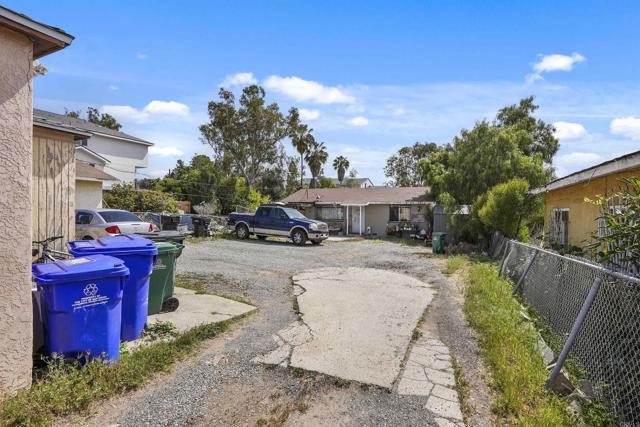 235 37 S Willie James Jones Avenue, San Diego CA: https://media.crmls.org/mediaz/3338114c-086b-43f0-a6bc-b6feb165101e.jpg