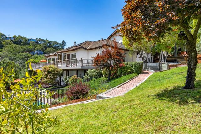 220 Hidden Valley, Soquel CA: https://media.crmls.org/mediaz/33383be3-320d-4e7b-a22e-4a361aa5374d.jpg