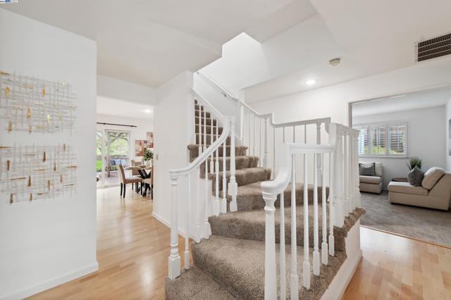 8658 Fenwick Way, Dublin CA: https://media.crmls.org/mediaz/3338b921-aeaf-4699-a880-8970841d4711.jpg