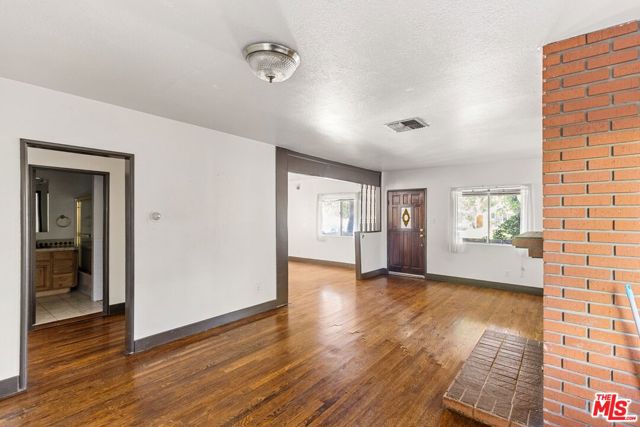 5723 Stansbury Avenue photo 6