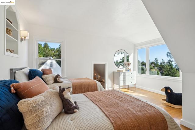1143 Keith Ave, Berkeley CA: https://media.crmls.org/mediaz/333a3113-9470-4d9b-9a5f-009ce234fedd.jpg