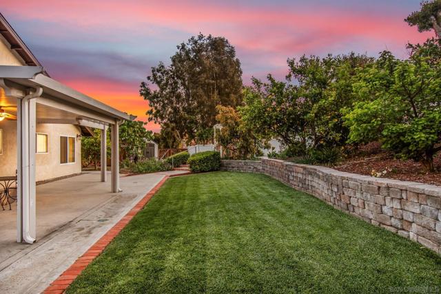 12216 Riesling Ct, San Diego CA: https://media.crmls.org/mediaz/333a4dd2-e783-4175-8909-326af6e5d919.jpg