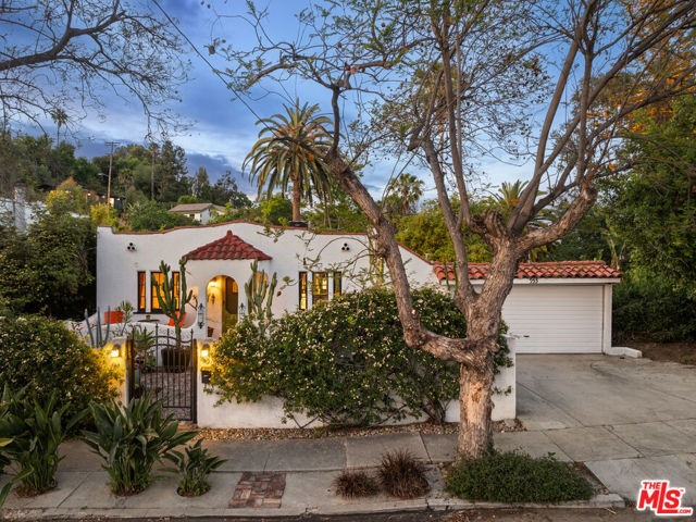 955 W Avenue 37, Los Angeles CA: https://media.crmls.org/mediaz/333ad68f-b3ee-42c0-98e8-85e3b99e4143.jpg