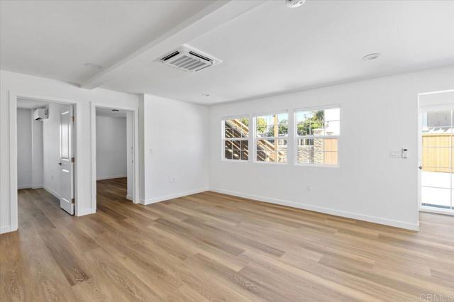 Detail Gallery Image 3 of 30 For 406 S Cleveland, Oceanside,  CA 92054 - 2 Beds | 1 Baths