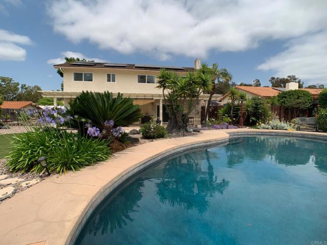 3812 Wild Oats Ln, Bonita CA: https://media.crmls.org/mediaz/333b195c-5820-4d37-ba78-bb3ad40a44b6.jpg