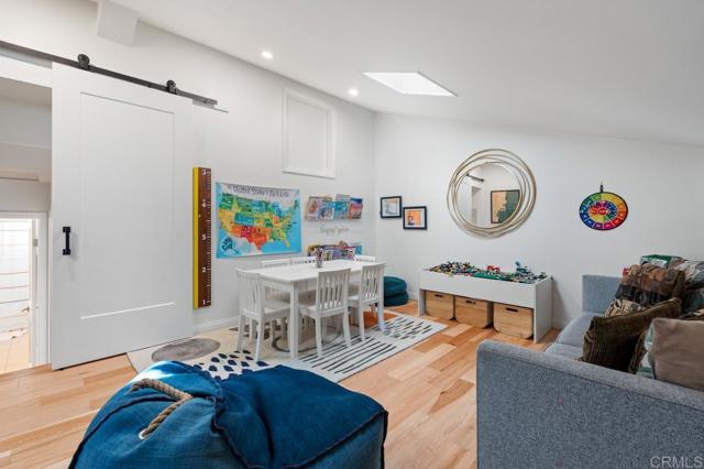 2163 Caminito San Martin, La Jolla CA: https://media.crmls.org/mediaz/333b64c0-df18-41d2-b44a-d938e30a94c4.jpg