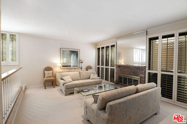 1621 Hilts Avenue, Los Angeles CA: https://media.crmls.org/mediaz/333b9122-c0a8-4441-80b0-98b8a73c4348.jpg