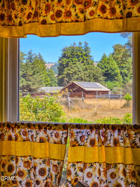Detail Gallery Image 18 of 31 For 21601 Hellman Ln, Fort Bragg,  CA 95437 - 3 Beds | 1 Baths