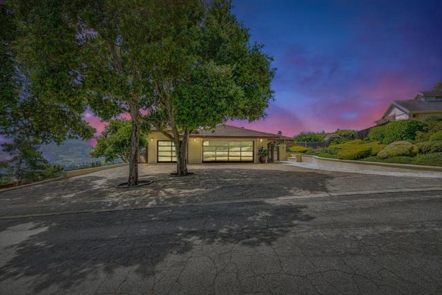 24911 Outlook Terrace, Carmel CA: https://media.crmls.org/mediaz/333bbf56-c62b-4c3a-b5ba-64fe90aaedd3.jpg