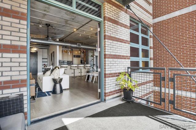 877 Island Ave, San Diego CA: https://media.crmls.org/mediaz/333bc995-e92a-498d-bc95-0a8d3d604a5f.jpg